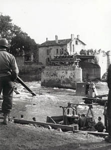 [Photo River Crossing, France]